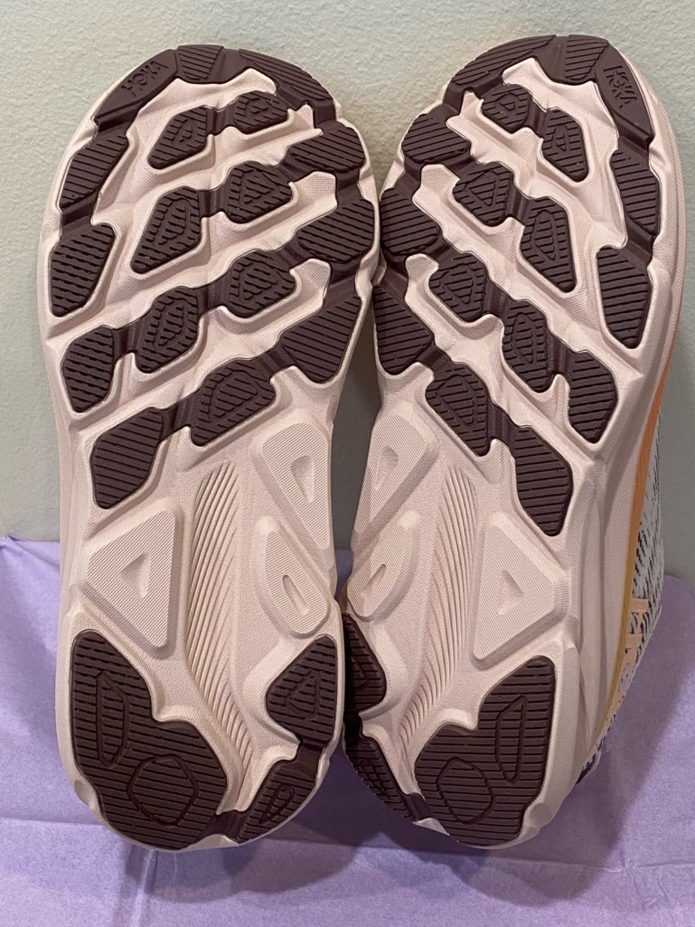 Hoka women’s Clifton 9 GTX SIZE 8B cosmic pearly smoke Perfect New unworn - Picture 11 of 12